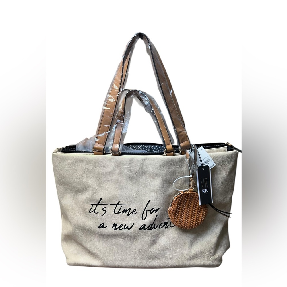 VR NYC Tote Bag Large Beige Adventure Travel Weekender w Pouch New with Tags‎